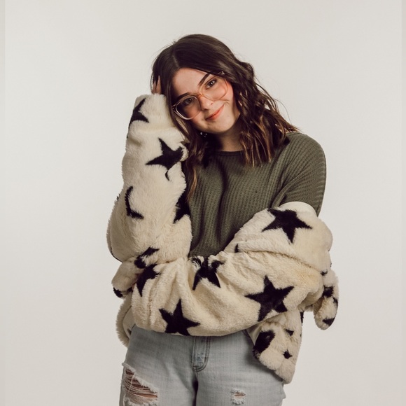 Soft fluffy star coat - Picture 5 of 5